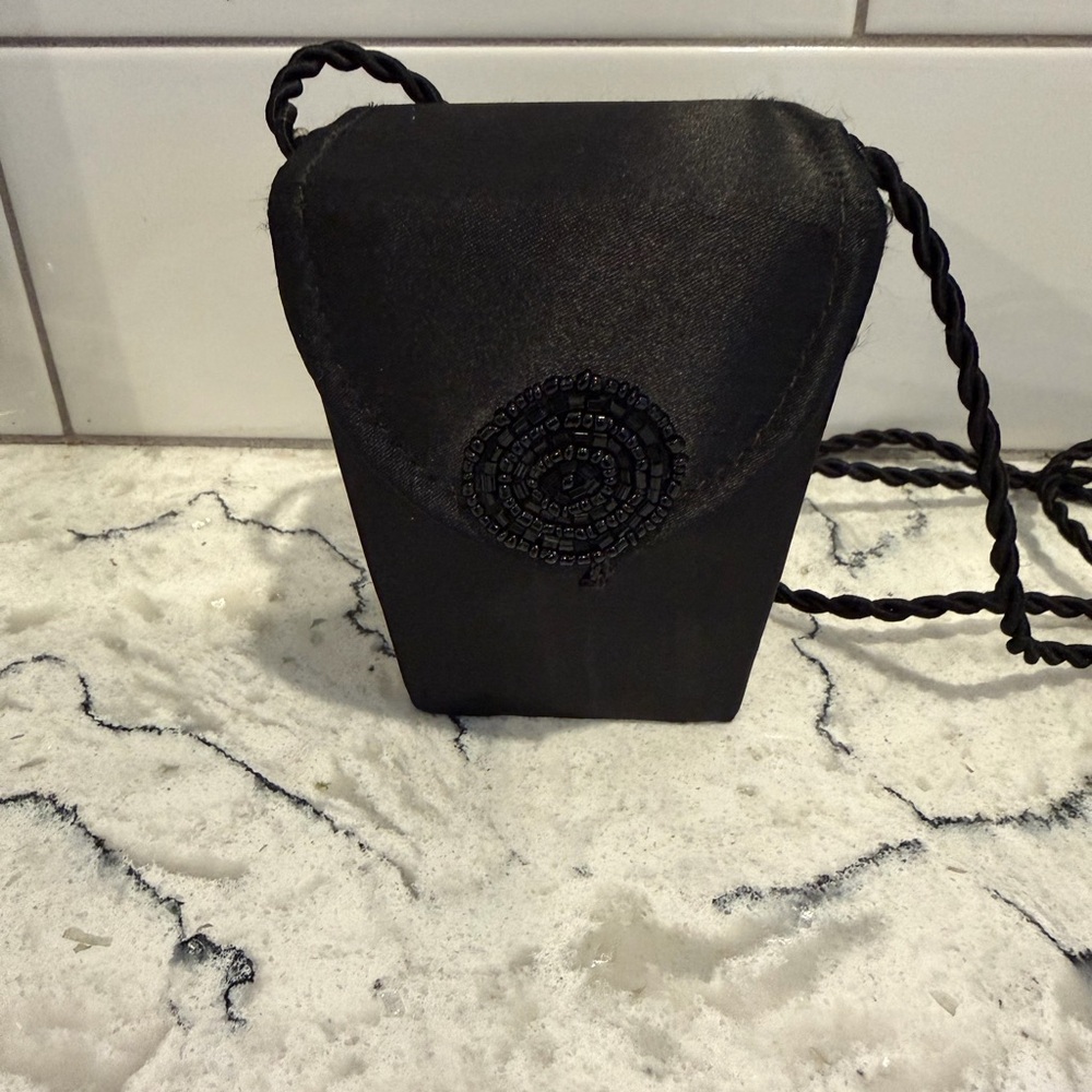 VINTAGE STYLE BLACK SATIN EVENING BAG WiTH TWISTED SHOULDER CORD SHOULDER STRAP.